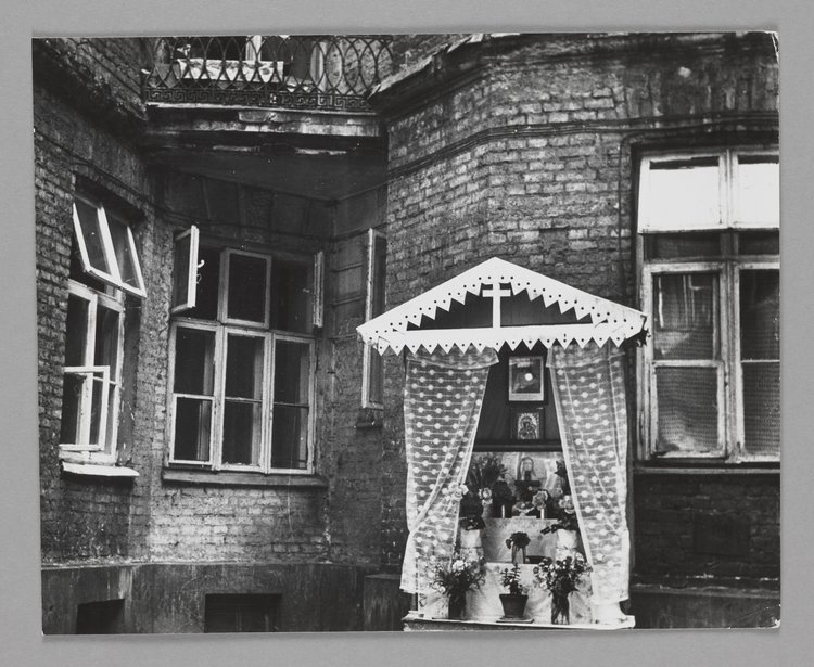 Backyard wayside shrine