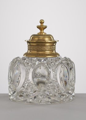 Naczynie toaletowe kryształowe z brązowym okuciem