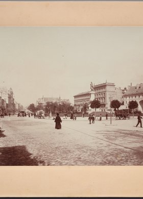 Widok Krakowskiego Przedmieścia w kierunku placu Zamkowego