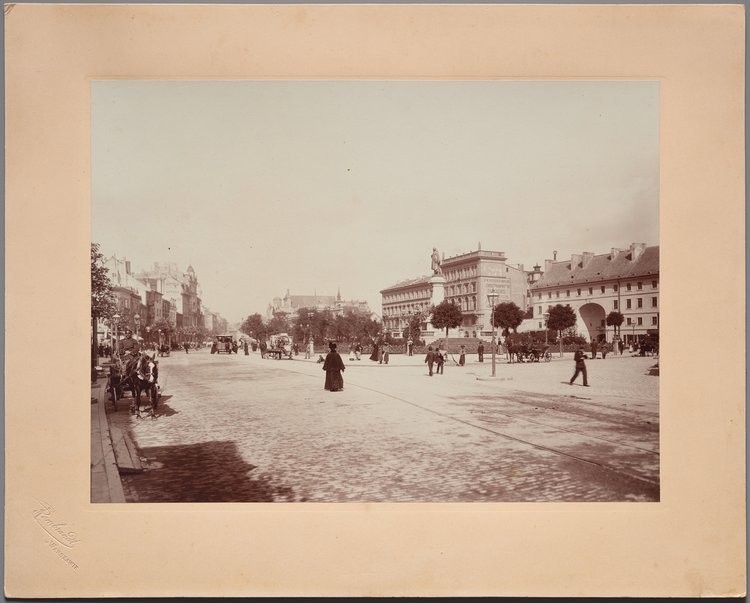 Widok Krakowskiego Przedmieścia w kierunku placu Zamkowego
