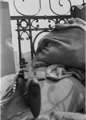 Stanowisko strzeleckie na balkonie w Alejach Jerozolimskich 22