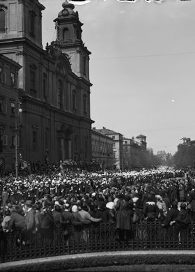 Pochód narodowy z okazji uchwalenia Konstytucji 3 Maja; Krakowskie Przedmieście