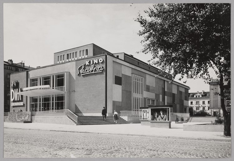 Kino Skarpa, widok zewnętrzny