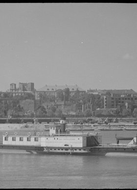 Parowiec bocznokołowy Gen. Świerczewski na Wiśle