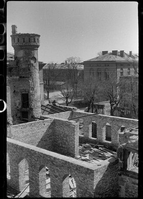 Odbudowa oficyny pałacu Uruskich