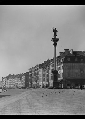 Plac Zamkowy, widok na Krakowskie Przedmieście