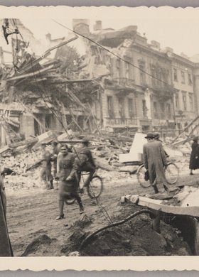 Zniszczenia zabudowy przy Nowym Świecie