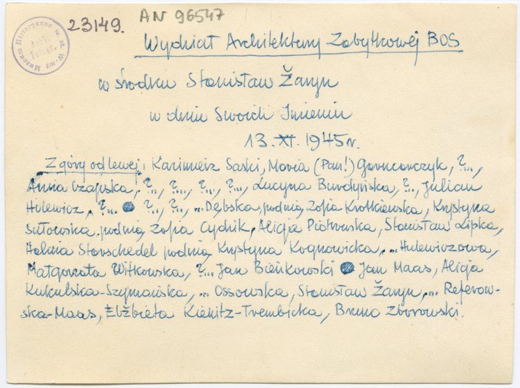 Stanisław Żaryn w otoczeniu współpracowników z Wydziału Architektury Zabytkowej Biura Odbudowy Stolicy