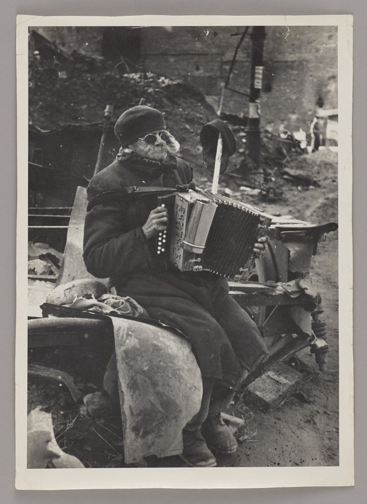 Portret ulicznego grajka