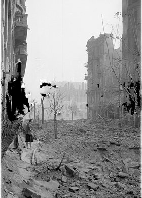 Zniszczenia zabudowy na ulicy Henryka Sienkiewicza