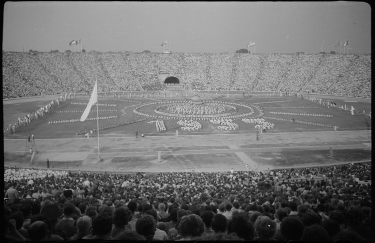 Otwarcie Światowego Festiwalu Młodzieży na Stadionie Dziesięciolecia