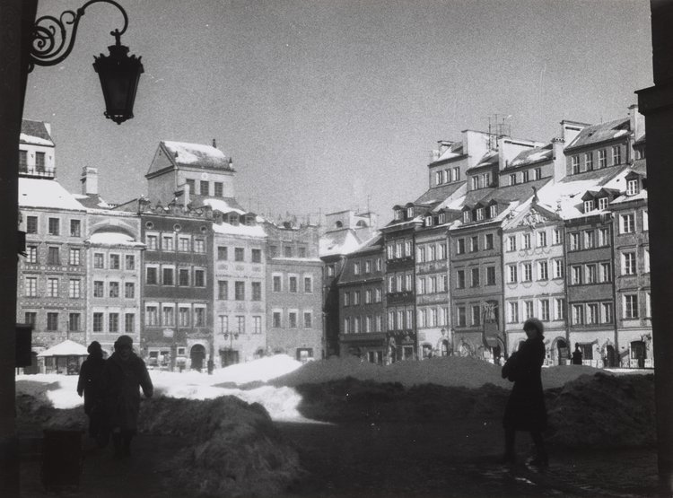 Old Town Market Square in winter, view of the burgher houses on Dekert's and Barss' Sides