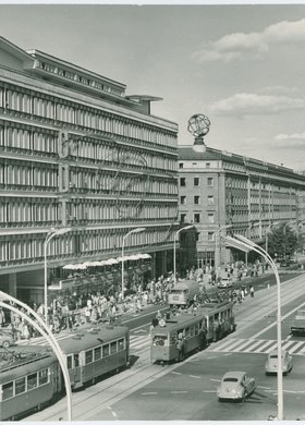 Aleje Jerozolimskie, skrzyżowanie z ulicą Kruczą