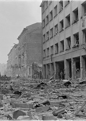 Zniszczenia zabudowy przy ulicy Kredytowej