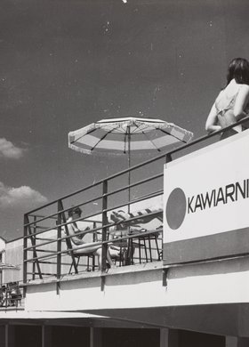 Recreational swimming pools in Wał Miedzeszyński St., café