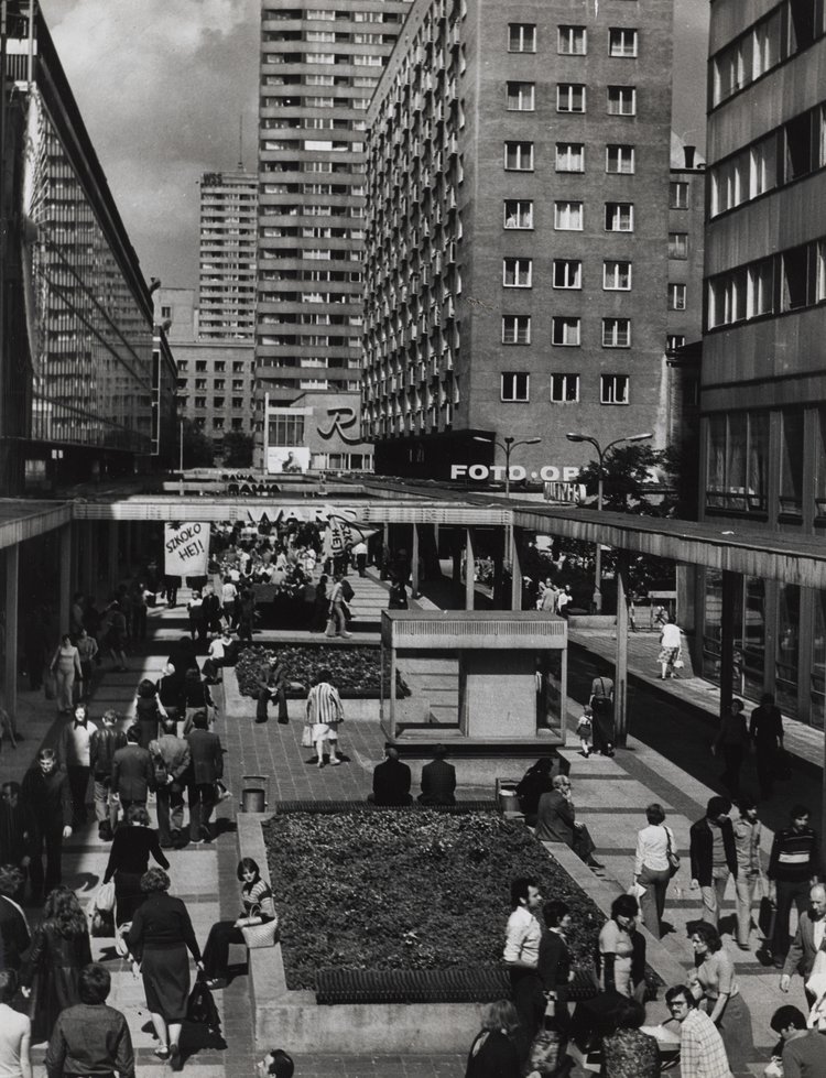 Śródmiejski Mall (currently Stefana “Wiecha” Wiecheckiego Mall)