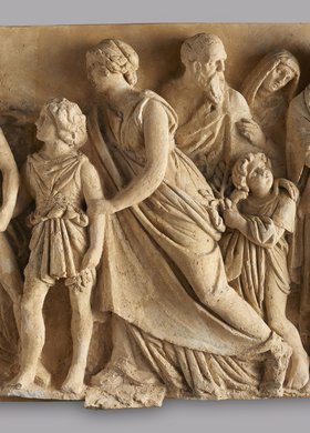 Fragment fryzu z Teatru Wielkiego przedstawiający mieszkańców Teb zmierzających przed ołtarze