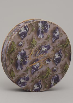 Pudło firmowe cukierni Lourse'a