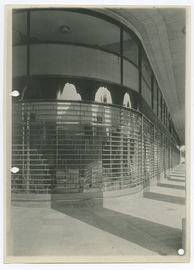 Dom Bez kantów przy Krakowskim Przedmieściu