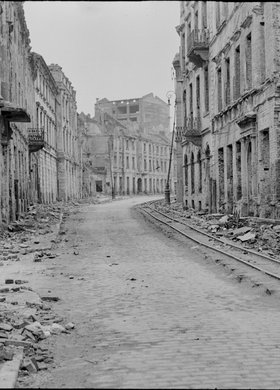 Ruiny ulicy Długiej w kierunku zachodnim