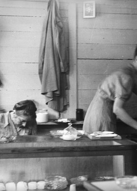 Wnętrze kawiarenki Zofii Potockiej przy placu Trzech Krzyży