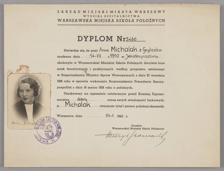 Dyplom potwierdzający ukończenie kursu położnej akuszerki wystawiony Annie Michalak z Gryliczów