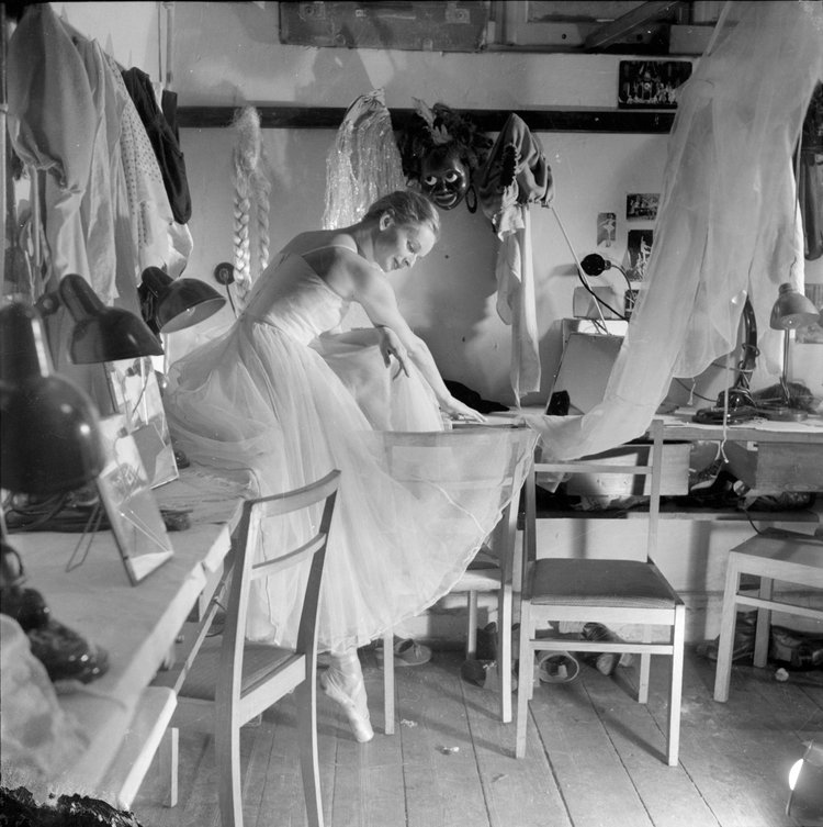 W garderobie baletnicy