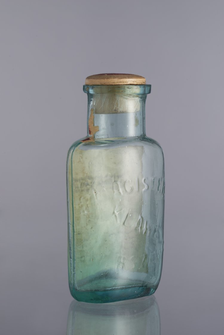 Butelka apteczna po preparacie Kissingen firmy Klawe