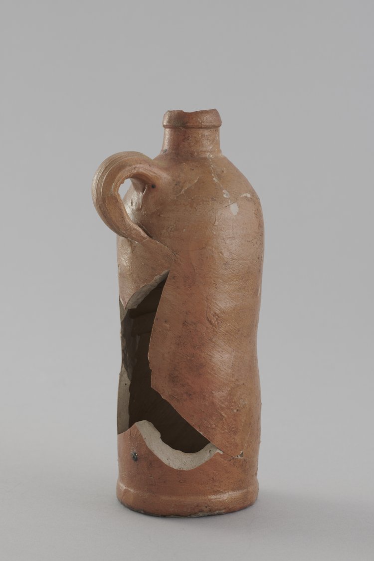 Butelka kamionkowa z uchem