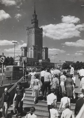 Widok na Pałac Kultury i Nauki od strony rotundy PKO