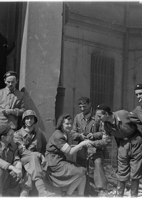 Żołnierze z kompanii "Andrzej" Zgrupowania AK "Bartkiewicz"