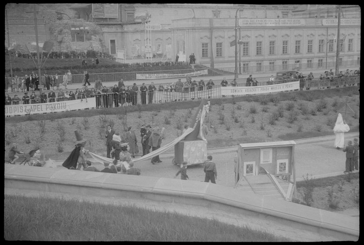 Propagandowa manifestacja przy Trasie W-Z