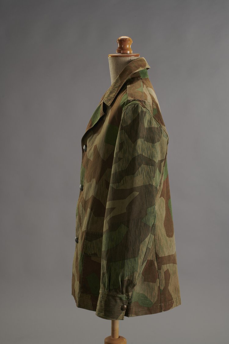 Kurtka maskująca z Wehrmachtu (panterka) sierżanta podchorążego Juliusza Bogdana Deczkowskiego "Laudańskiego"