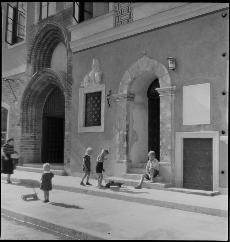 Rynek Starego Miasta, strona Kołłątaja