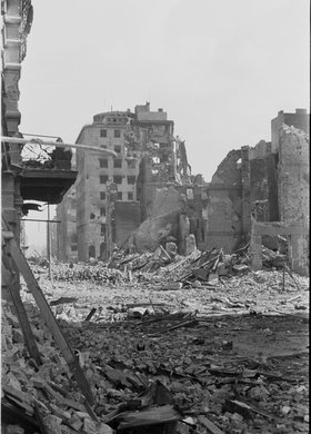 Ruiny zabudowy przy ulicy Świętokrzyskiej