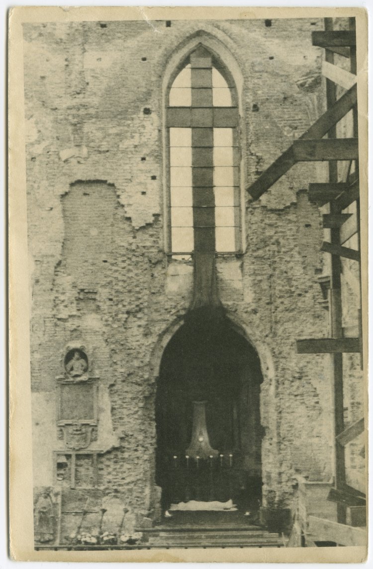 Grób Wielkanocny w ruinach katedry św. Jana Chrzciciela