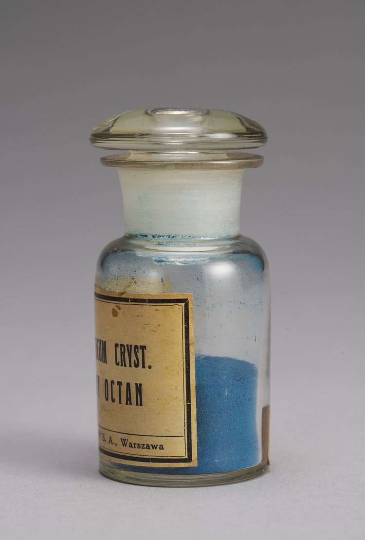 Słoik z odczynnikiem chemicznym "Cuprum aceticum cryst."