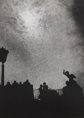 Pomnik Syreny na murach obronnych