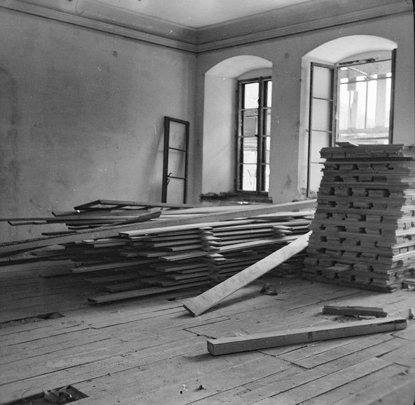 Maria Kietlińska, Prace budowalne w salach na II piętrze kamienicy Pod Murzynkiem, 1953