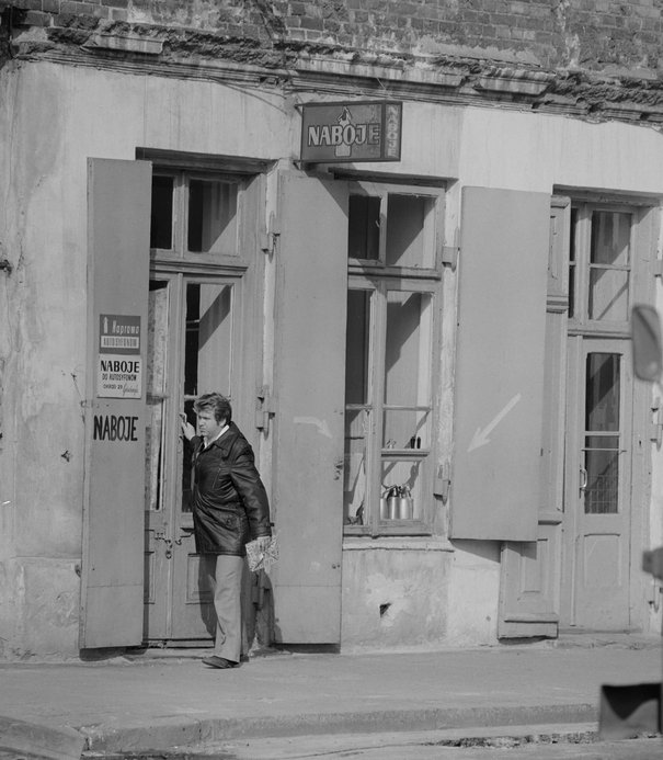 Zakład napełniający naboje do syfonów przy ulicy Okrzei 29 Krystyniak, Albert lata 70-te XX w. 2