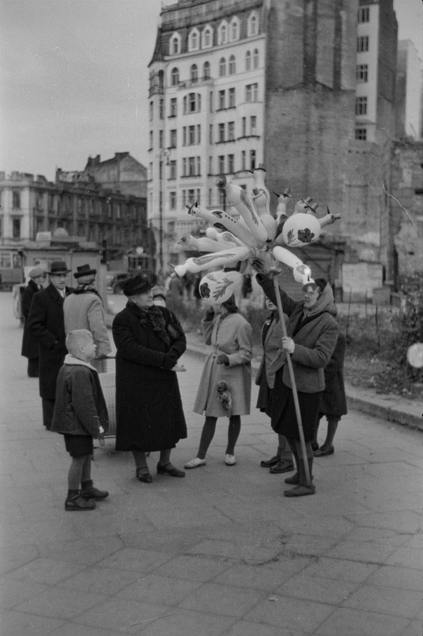 Plac Zbawiciela Funkiewicz, Alfred maj 1947