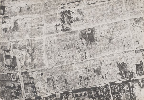 Fotoplan Warszawy (fragment), teren dawnego getta; widok od ulicy Leszno w kierunku północnym