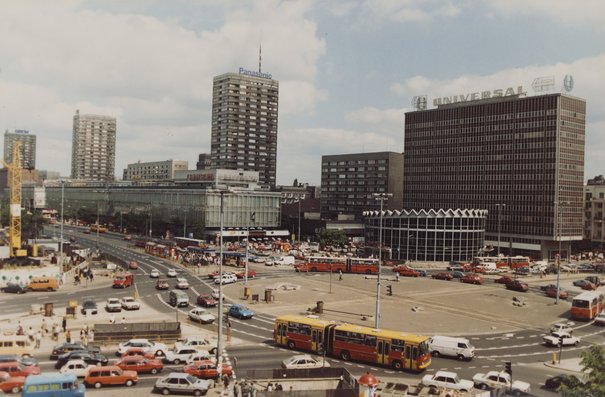 Centrum Warszawy. Marszałkowska i Aleje Jerozolimskie Braun, Sylwester, ps. Kris między 1993 a 1995
