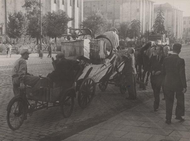 Scena uliczna w alei Trzeciego Maja Bukowski, Tadeusz 2. poł. lipca 1944