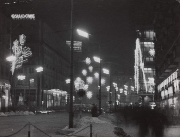 Edward Hartwig, Widok zbiegu ulicy Kruczej i Alej Jerozolimskich w nocnym oświetleniu, przed 1975