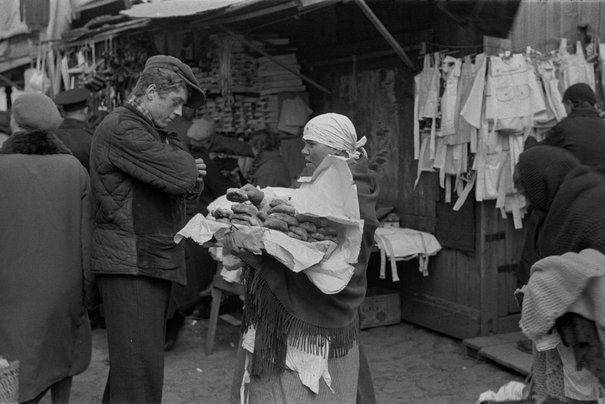 Henryk Poddębski, Sprzedaż pączków na placu Józefa Kercelego, 1934