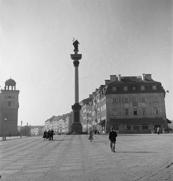 Plac Zamkowy, widok na Kolumnę Zygmunta i Krakowskie Przedmieście Funkiewicz, Alfred 5 września 1954