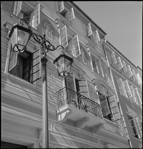 Alfred Funkiewicz,  Rynek Starego Miasta, strona Kołłątaja - fragment fasady kamienicy,  wrzesień 1953