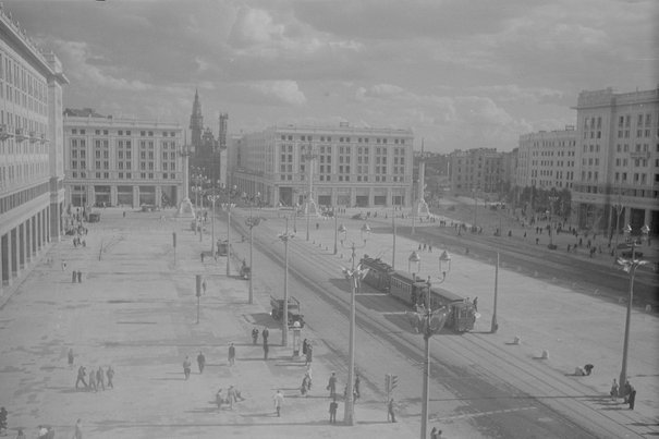 Widok na plac Konstytucji Jabrzemski, Leonard między 1950 a 1960