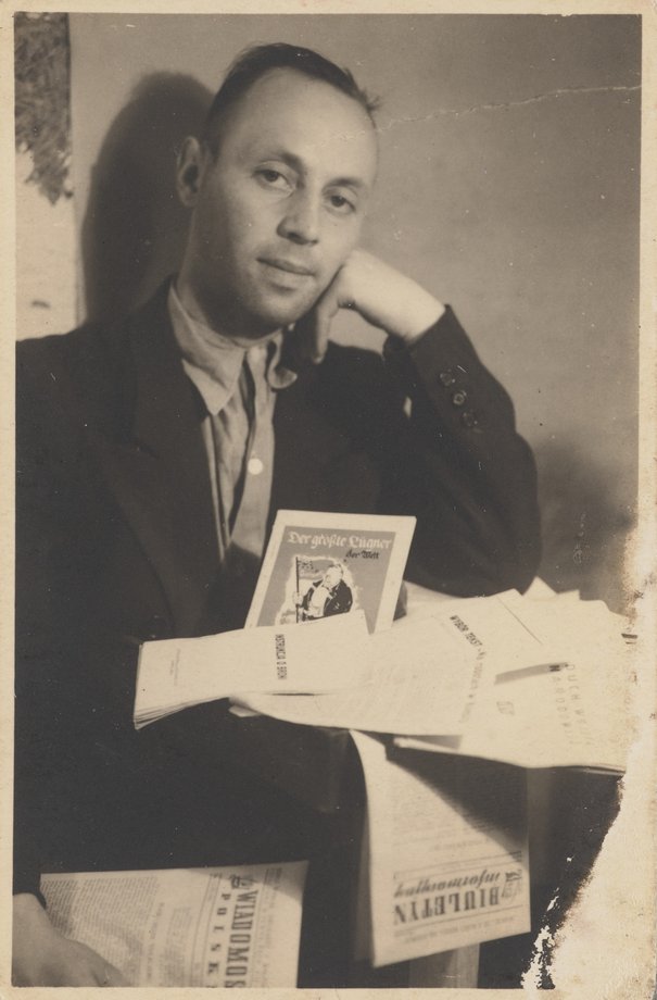 Portret Jana Wyrożembskiego ps. "Filof" w drukarni Tajnych Wojskowych Zakładów Graficznych, lipiec 1942